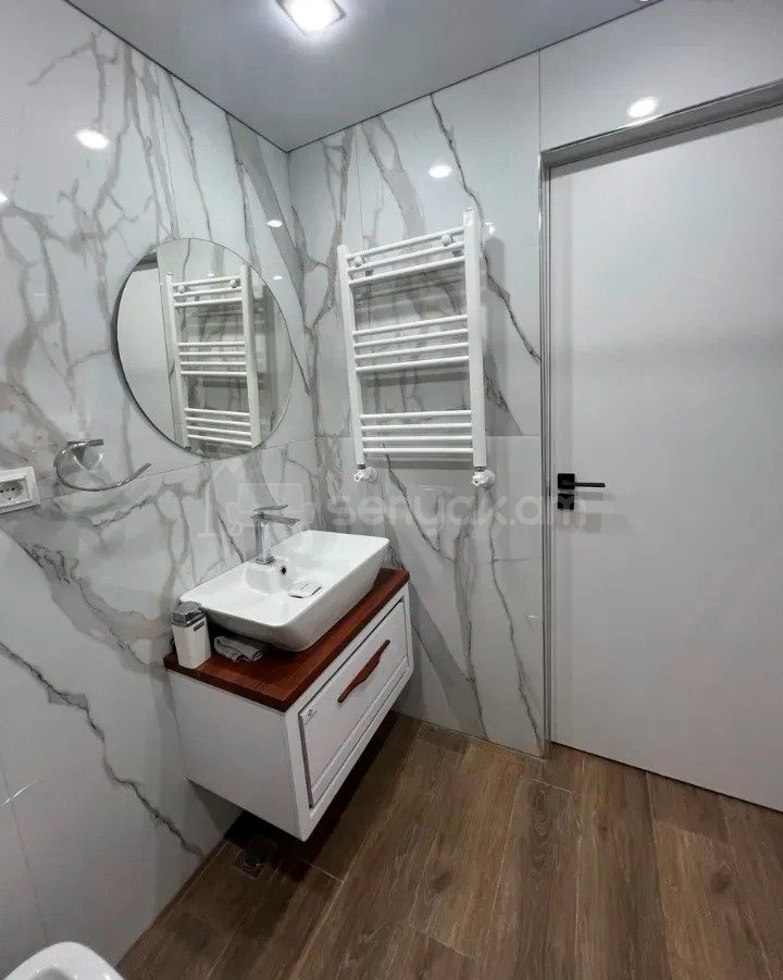 2 Սենյականոց Բնակարան, 49քմ, 5/9 հարկ, Դիզայներական Վերանորոգված