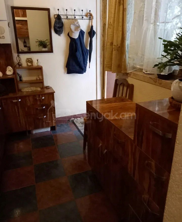 4 Սենյականոց Բնակարան, 96քմ, 1/9 հարկ, Կապիտալ Վերանորոգված