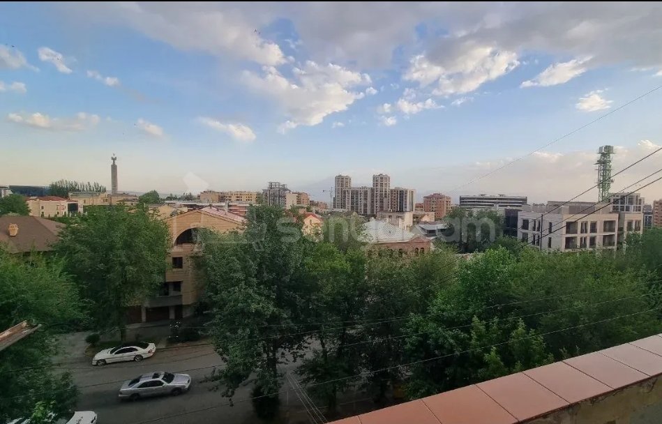 3 Սենյականոց Բնակարան, 80քմ, 5/9 հարկ, Նորմալ Վիճակում, Կահավորված