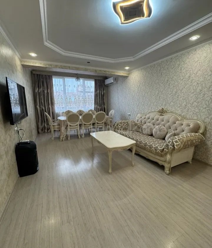 3 Սենյականոց Բնակարան Քարե Շենքում, 100քմ, 4/5 հարկ, Դիզայներական Վերանորոգված, Կահավորված, Արևկող