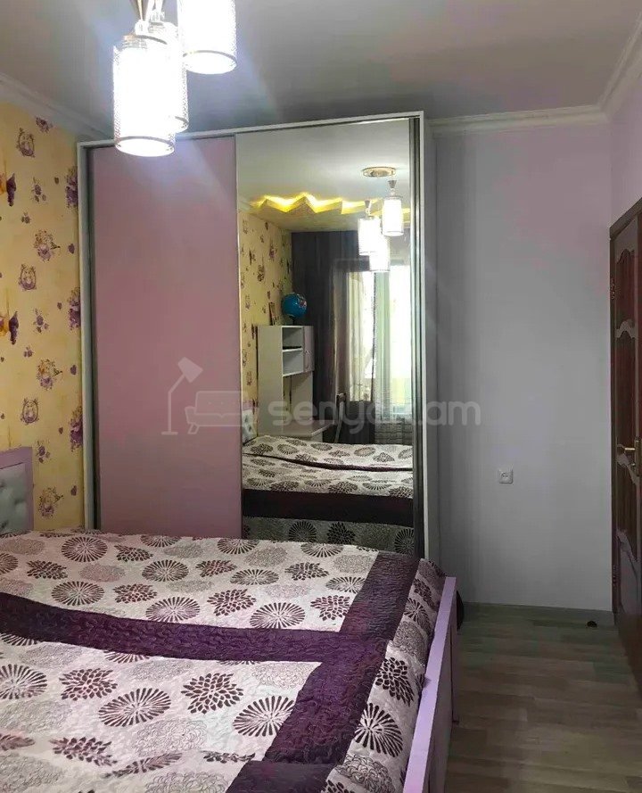 4 Սենյականոց Բնակարան Քարե Շենքում, 105քմ, 5/5 հարկ, Կապիտալ Վերանորոգված