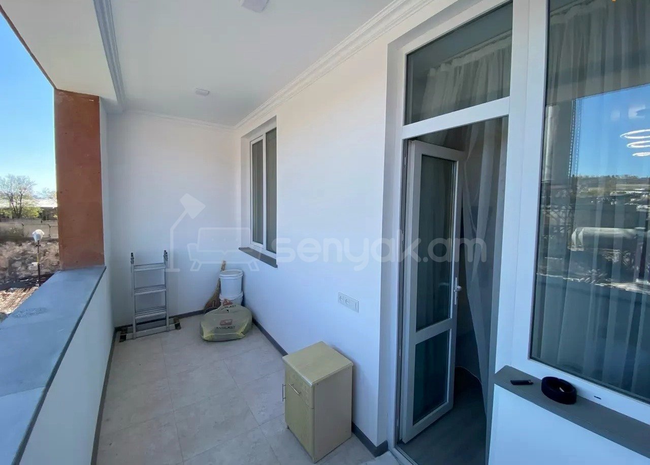 3 Սենյականոց Բնակարան Նորակառույցում, 70քմ, 2/11 հարկ, Կապիտալ Վերանորոգված