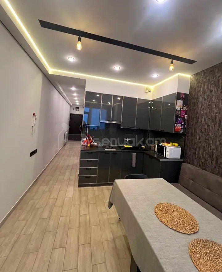 2 Սենյականոց Բնակարան Նորակառույցում, 38քմ, 5/7 հարկ, Կապիտալ Վերանորոգված