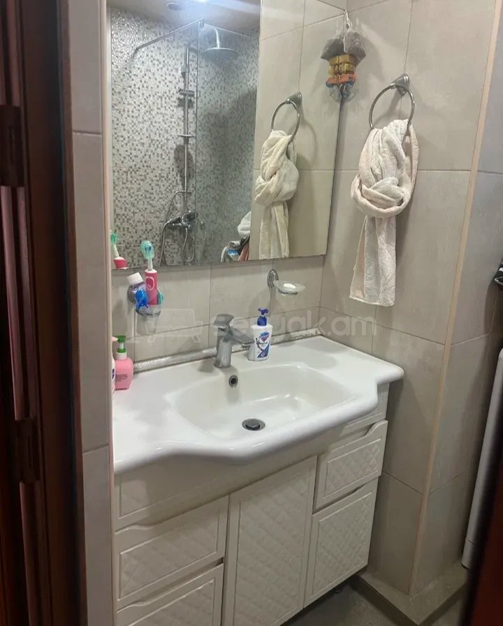 3 Սենյականոց Բնակարան Քարե Շենքում, 45քմ, 4/5 հարկ, Դիզայներական Վերանորոգված, Կահավորված