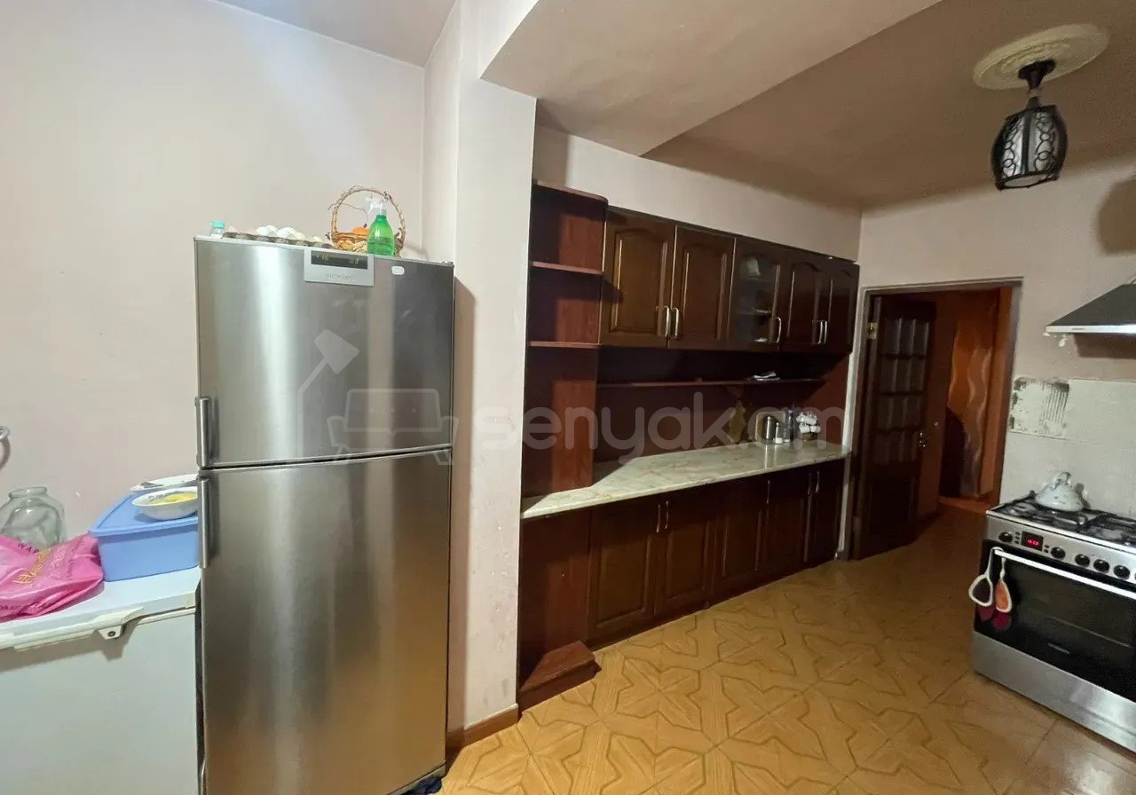 3 Սենյականոց Բնակարան, 93քմ, 3/9 հարկ, Նորմալ Վիճակում