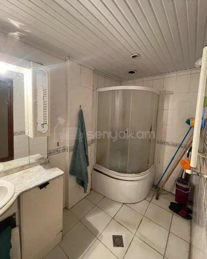 3 Սենյականոց Բնակարան, 93քմ, 3/9 հարկ, Նորմալ Վիճակում