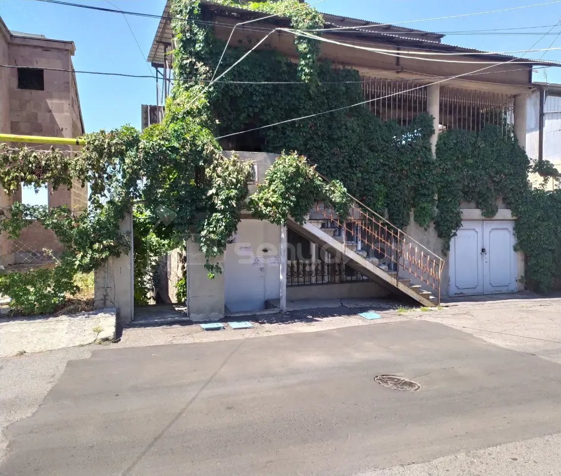 6 Սենյականոց Սեփական Տուն, 220քմ, Կոսմետիկ Վերանորոգված, Ավտոտնակով