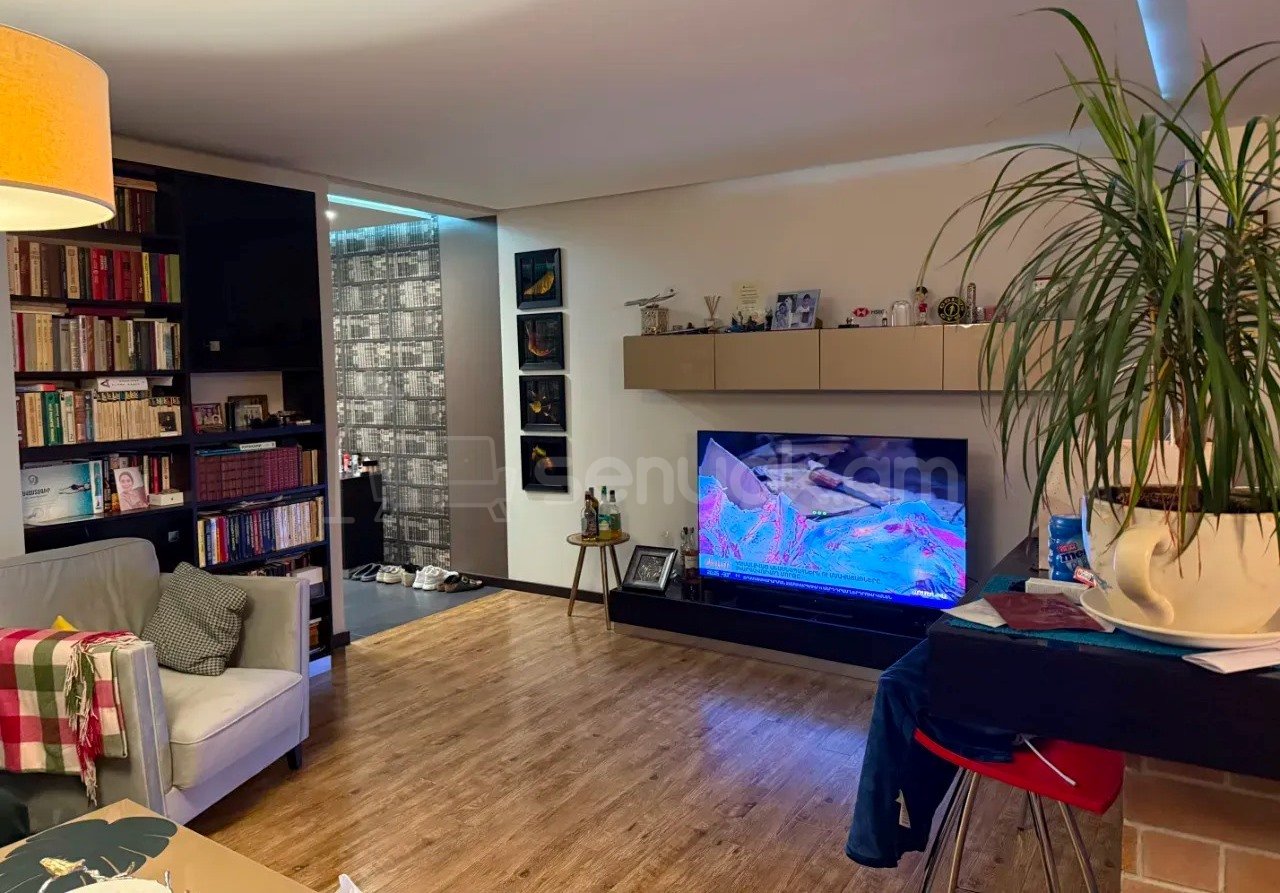 3 Սենյականոց Բնակարան Քարե Շենքում, 78քմ, 5/5 հարկ, Կապիտալ Վերանորոգված