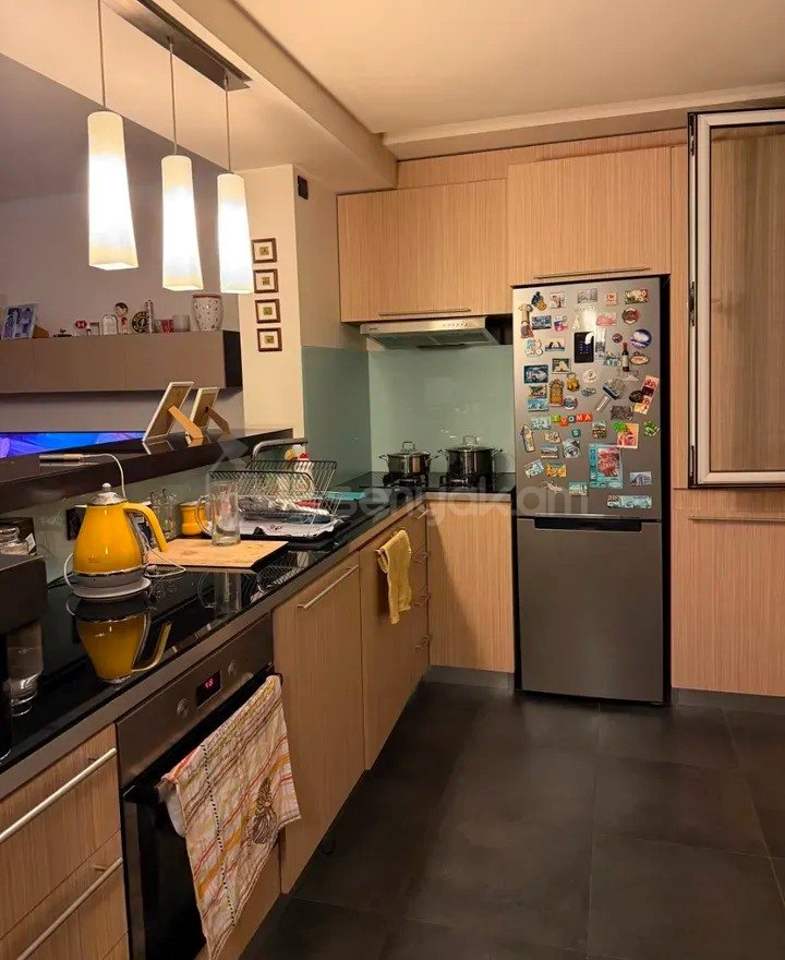 3 Սենյականոց Բնակարան Քարե Շենքում, 78քմ, 5/5 հարկ, Կապիտալ Վերանորոգված