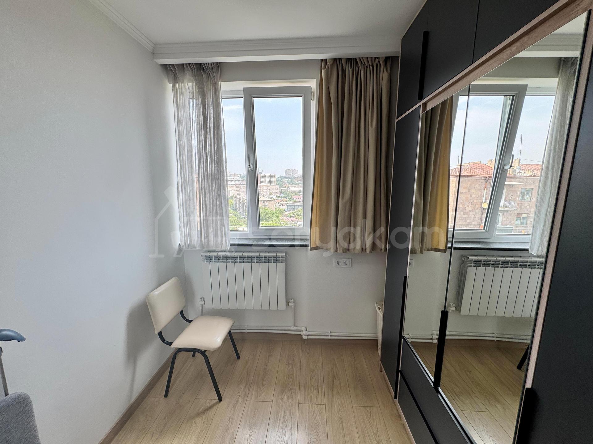 3 Սենյականոց Բնակարան Քարե Շենքում, 84քմ, 5/5 հարկ, Դիզայներական Վերանորոգված