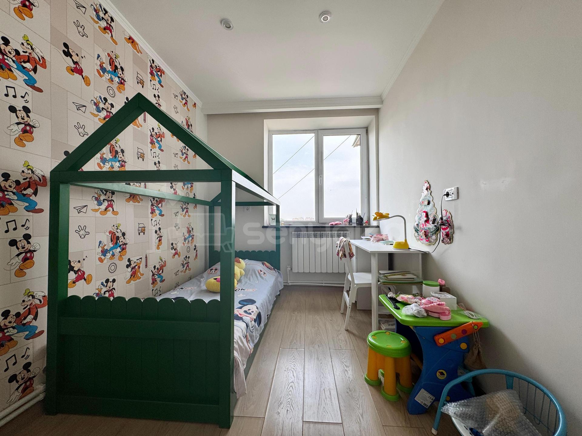 3 Սենյականոց Բնակարան Քարե Շենքում, 84քմ, 5/5 հարկ, Դիզայներական Վերանորոգված