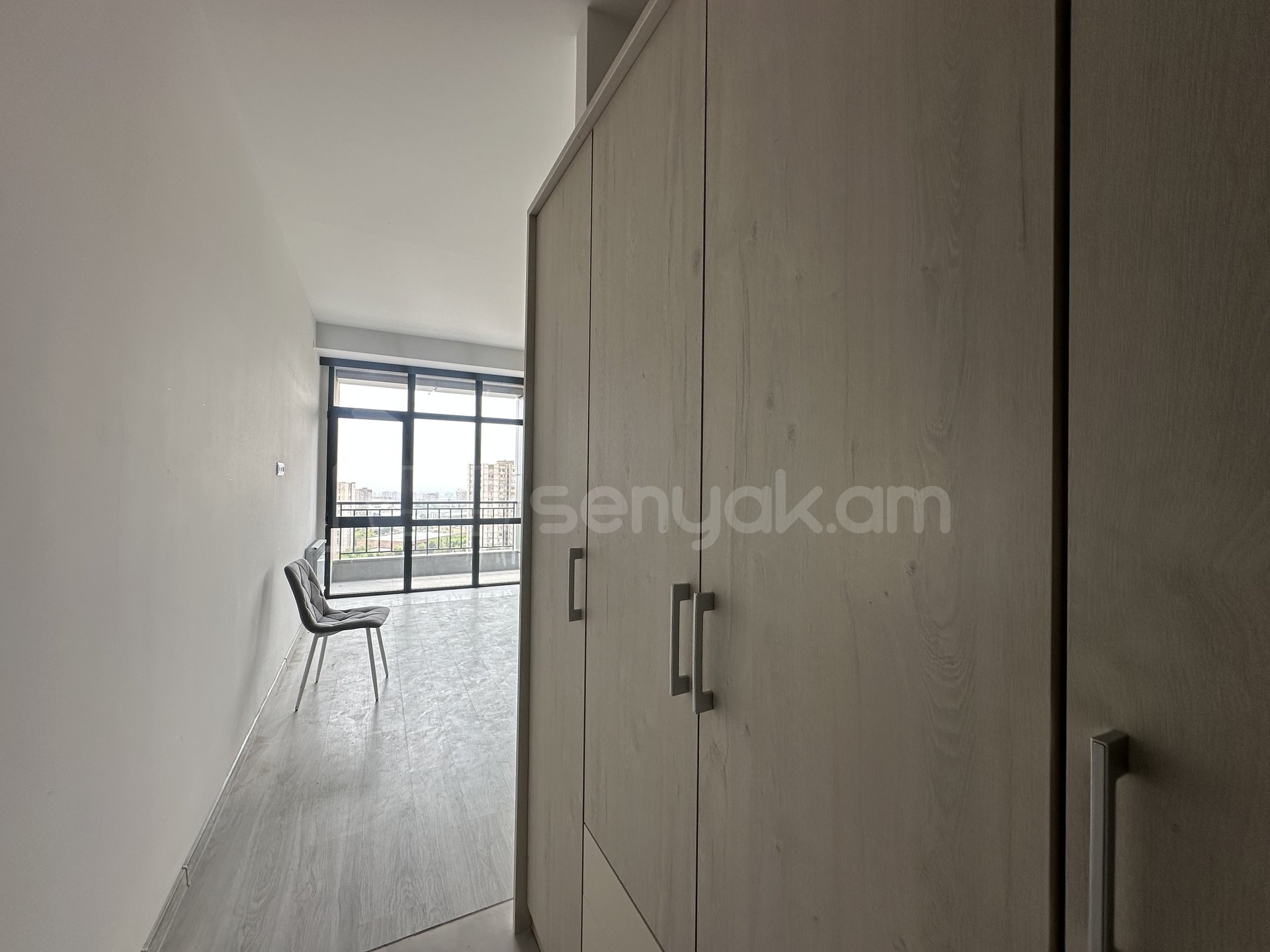 1 Սենյականոց Բնակարան, 48քմ, 3/15 հարկ, Դիզայներական Վերանորոգված, Կահավորված, Արևկող