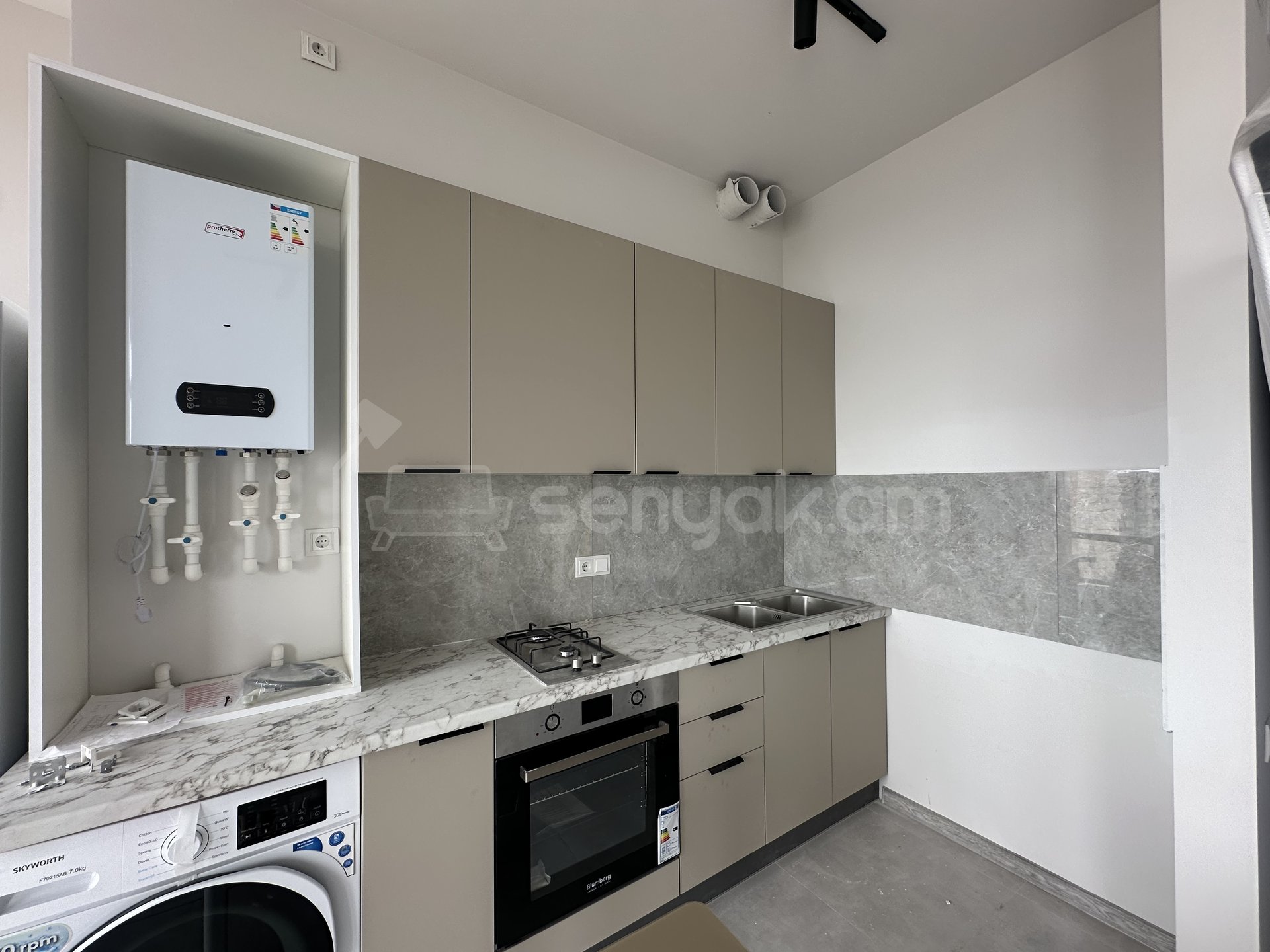 1 Սենյականոց Բնակարան, 48քմ, 3/15 հարկ, Դիզայներական Վերանորոգված, Կահավորված, Արևկող