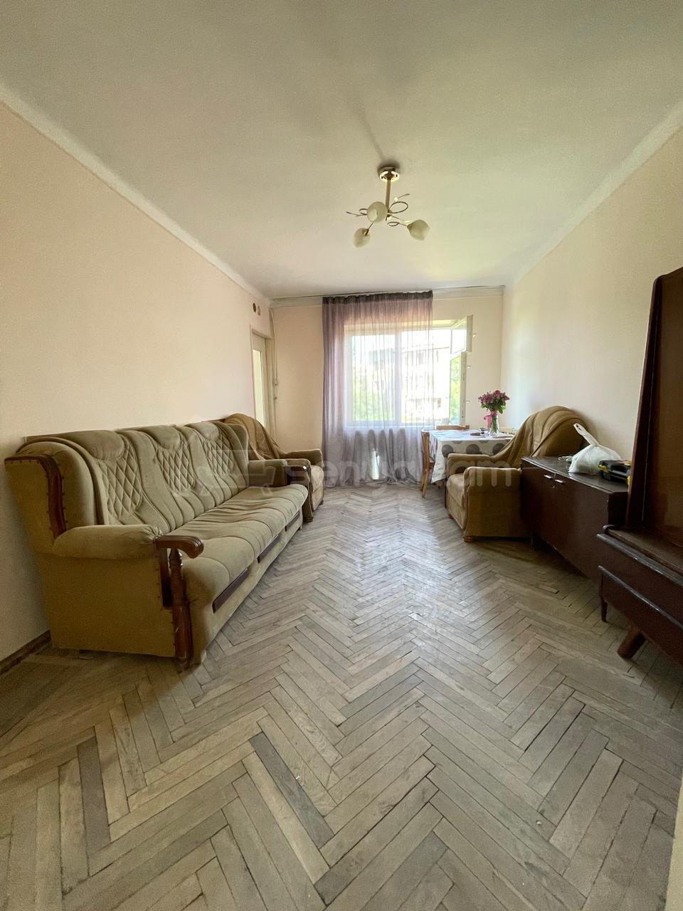 3 Սենյականոց Բնակարան Քարե Շենքում, 55քմ, 4/4 հարկ, Կոսմետիկ Վերանորոգված