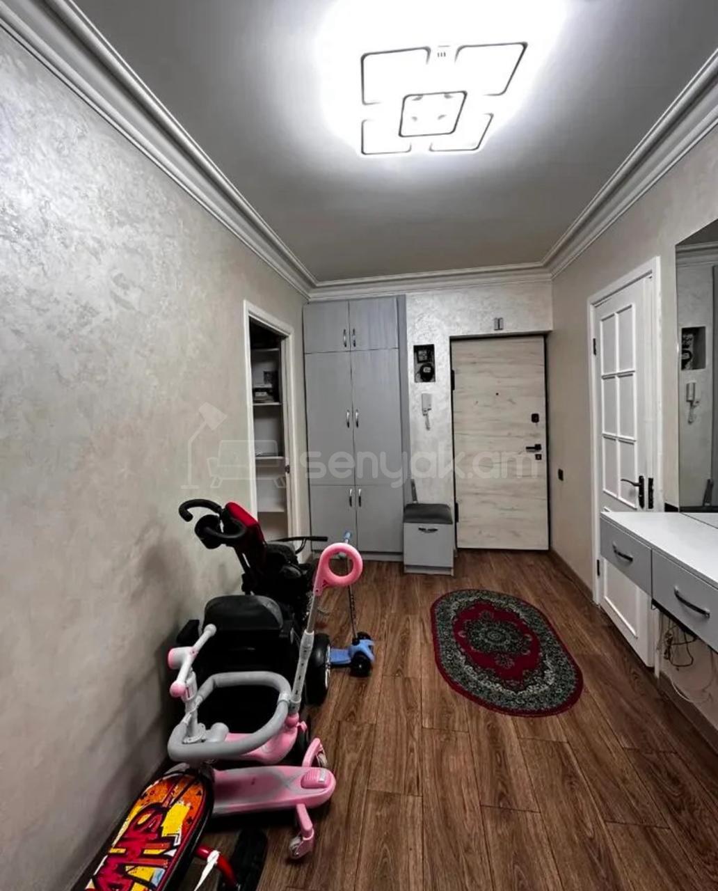 4 Սենյականոց Բնակարան, 95քմ, 8/9 հարկ, Կապիտալ Վերանորոգված