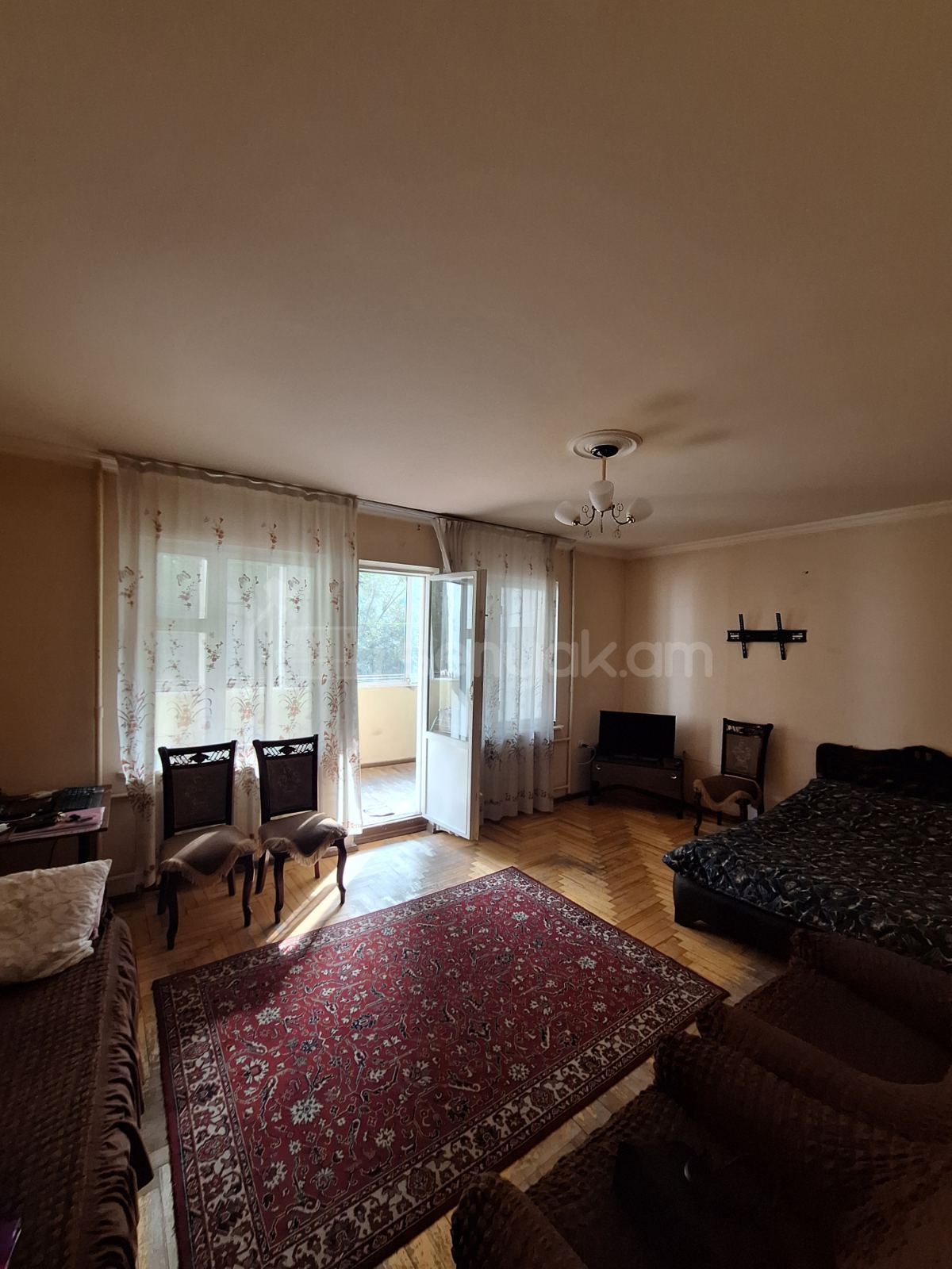 3 Սենյականոց Բնակարան, 96քմ, 3/9 հարկ, Պետական Վիճակում