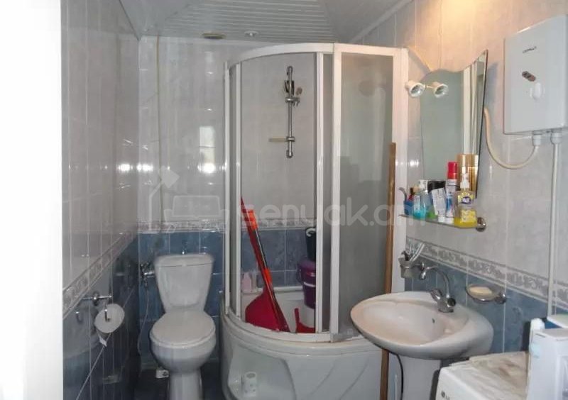2 Սենյականոց Բնակարան Քարե Շենքում, 50քմ, 10/12 հարկ, Կապիտալ Վերանորոգված, Կահավորված