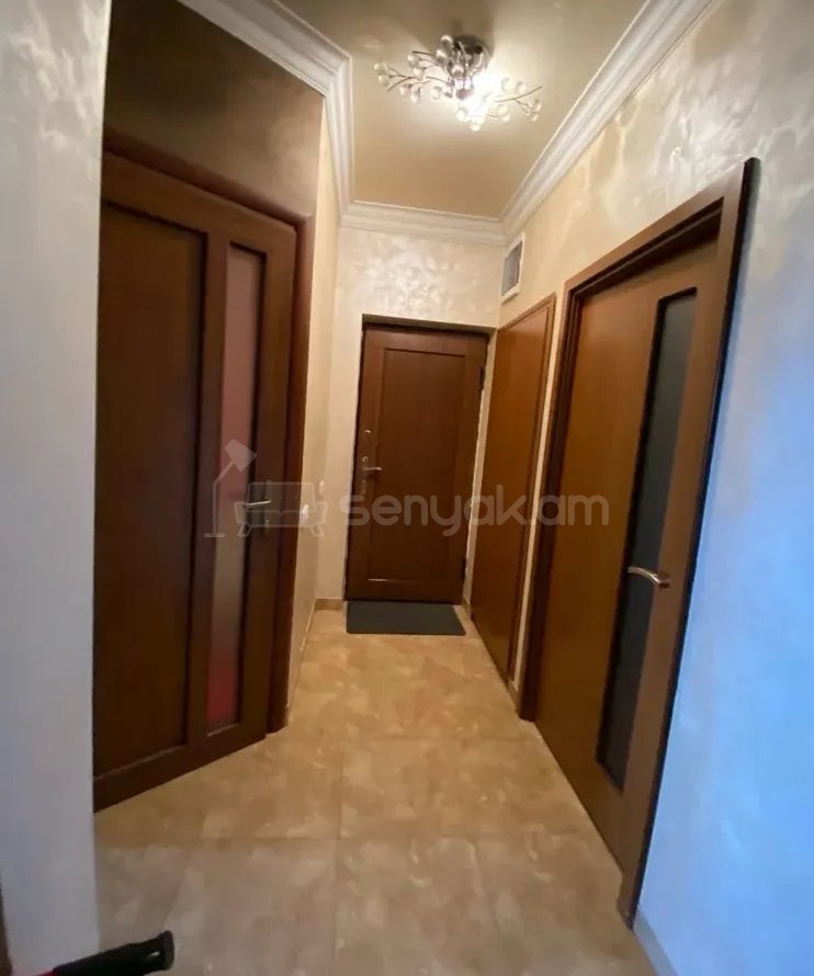 3 Սենյականոց Բնակարան Քարե Շենքում, 81քմ, 2/5 հարկ, Կապիտալ Վերանորոգված, Կահավորված