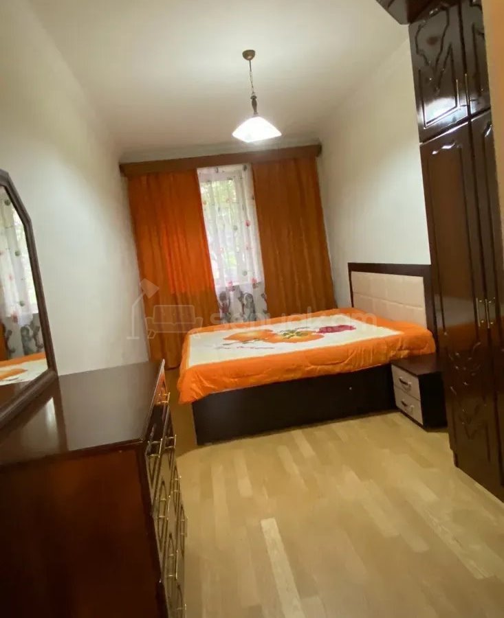 3 Սենյականոց Բնակարան Քարե Շենքում, 81քմ, 2/5 հարկ, Կապիտալ Վերանորոգված, Կահավորված