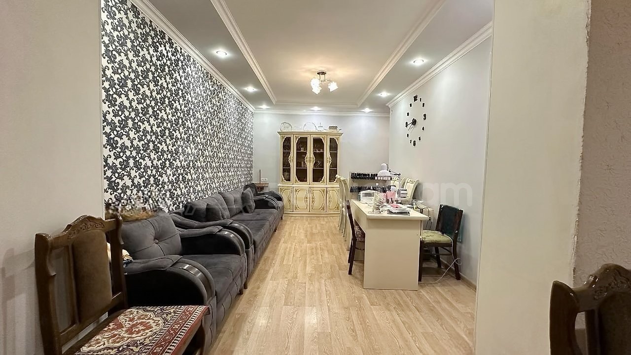 3 Սենյականոց Բնակարան Քարե Շենքում, 85քմ, 1/4 հարկ, Կապիտալ Վերանորոգված