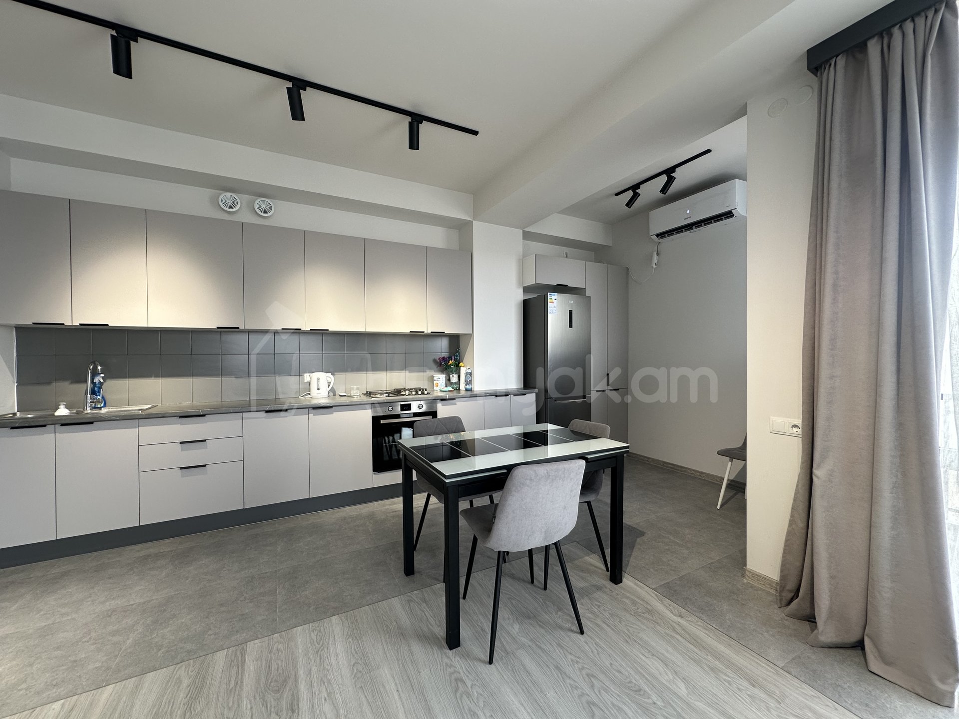 3 Սենյականոց Բնակարան Նորակառույցում, 97քմ, 12/15 հարկ, Դիզայներական Վերանորոգված, Կահավորված, Արևկող