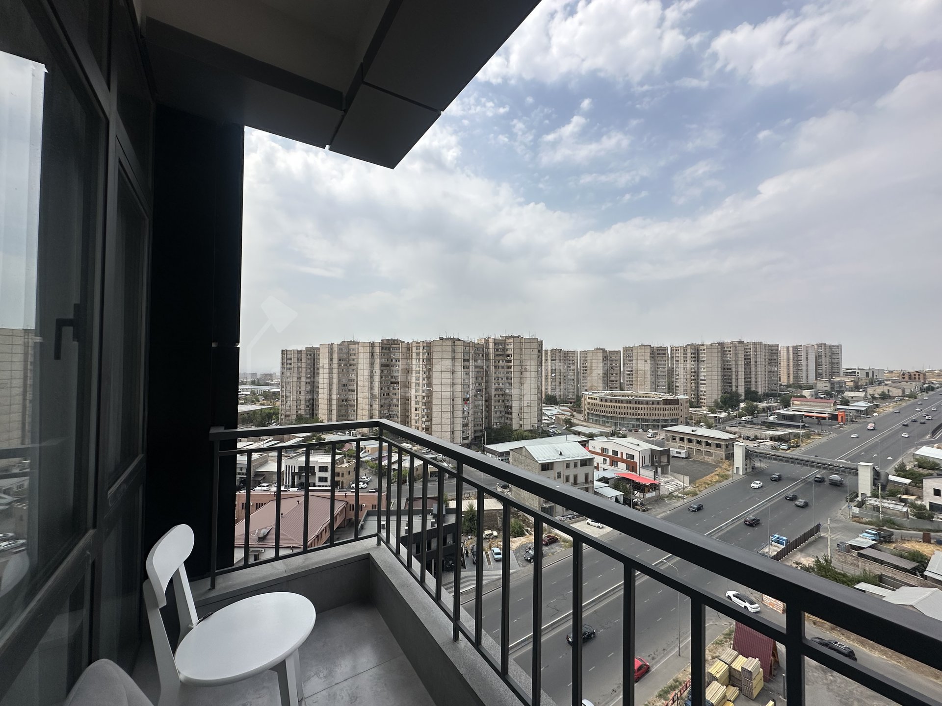 3 Սենյականոց Բնակարան Նորակառույցում, 97քմ, 12/15 հարկ, Դիզայներական Վերանորոգված, Կահավորված, Արևկող