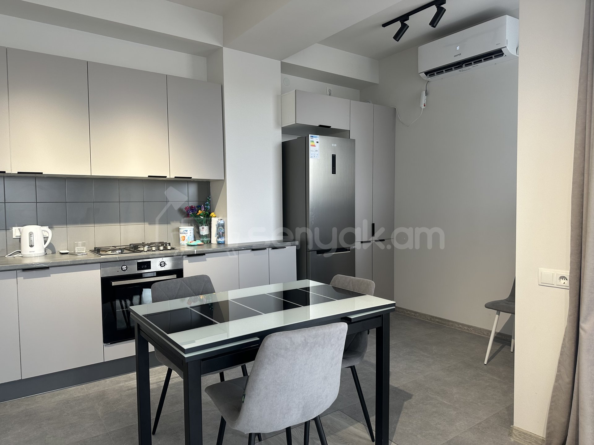 3 Սենյականոց Բնակարան Նորակառույցում, 97քմ, 12/15 հարկ, Դիզայներական Վերանորոգված, Կահավորված, Արևկող