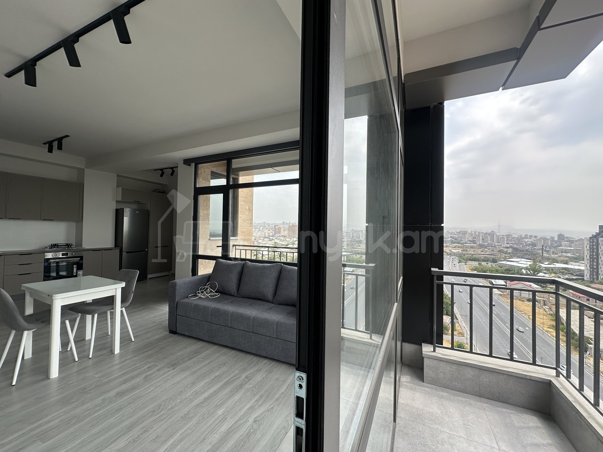 2 Սենյականոց Բնակարան Նորակառույցում, 68քմ, 12/15 հարկ, Դիզայներական Վերանորոգված, Կահավորված, Արևկող