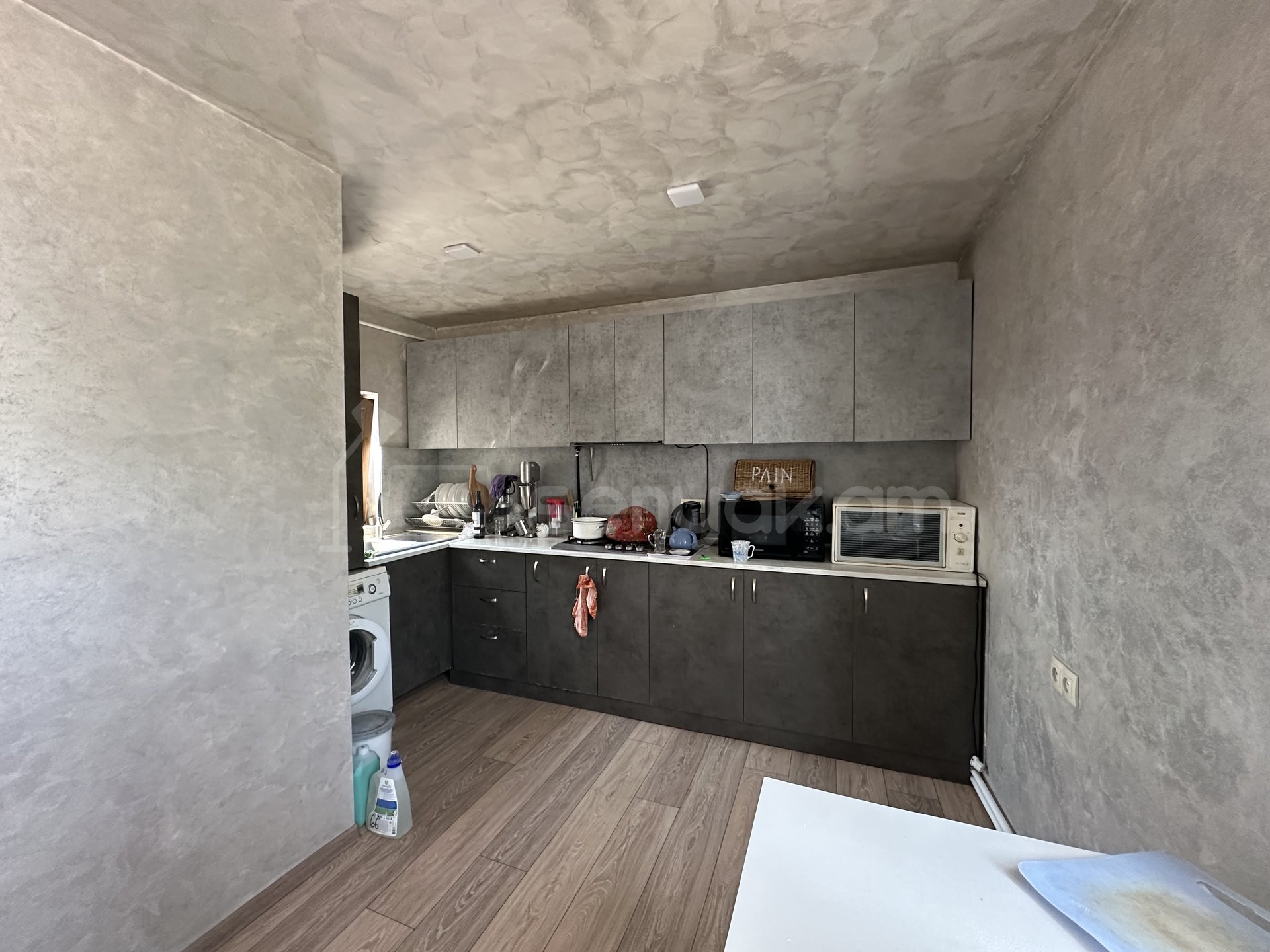 8 Սենյականոց Սեփական Տուն, 316քմ, Կոսմետիկ Վերանորոգված, Ավտոտնակով