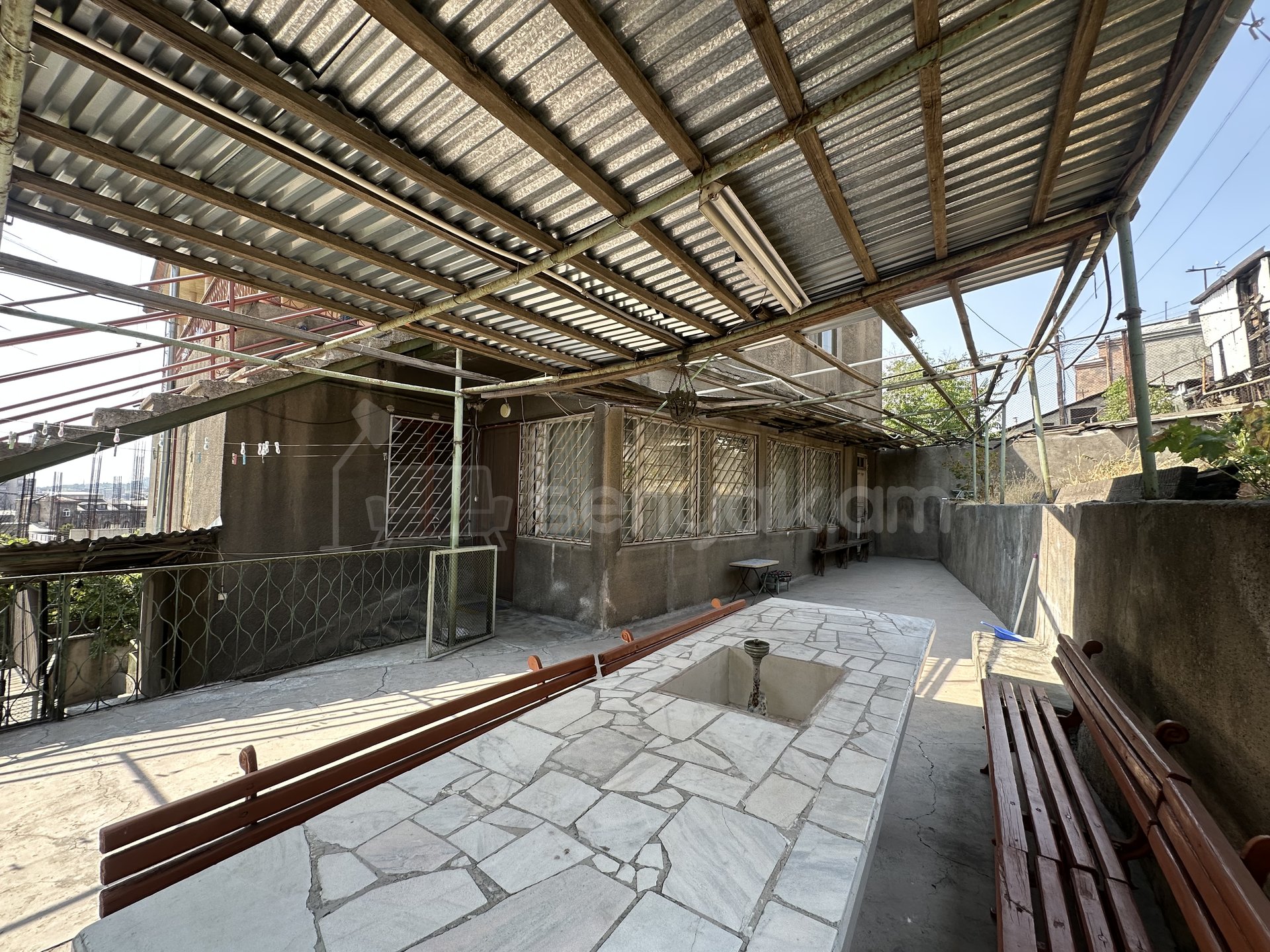 8 Սենյականոց Սեփական Տուն, 316քմ, Կոսմետիկ Վերանորոգված, Ավտոտնակով