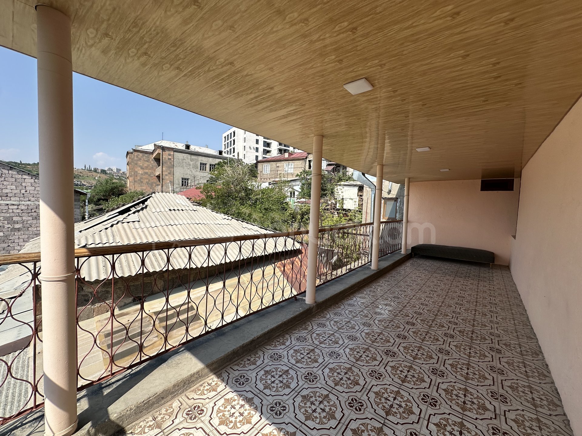 8 Սենյականոց Սեփական Տուն, 316քմ, Կոսմետիկ Վերանորոգված, Ավտոտնակով