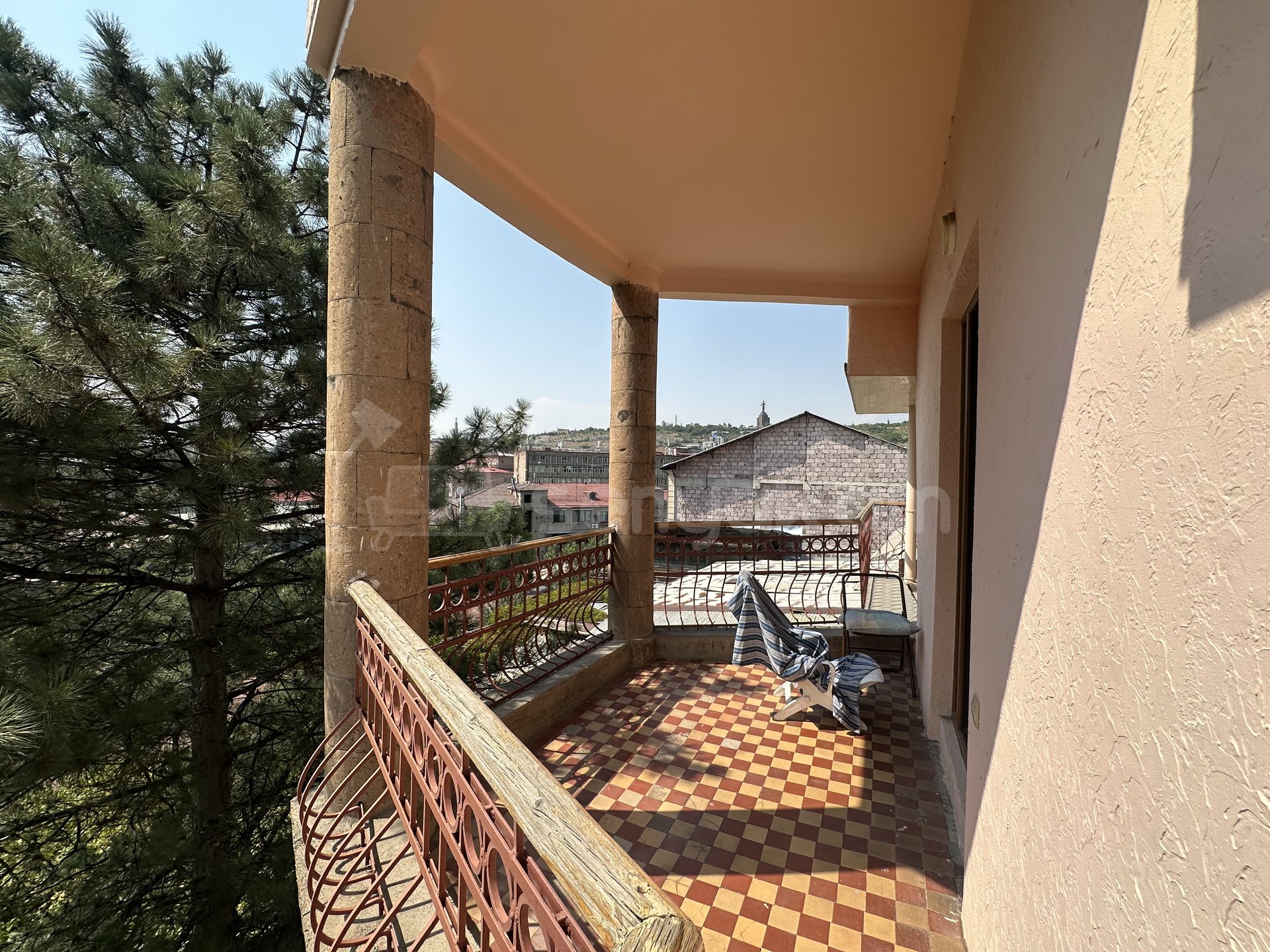 8 Սենյականոց Սեփական Տուն, 316քմ, Կոսմետիկ Վերանորոգված, Ավտոտնակով