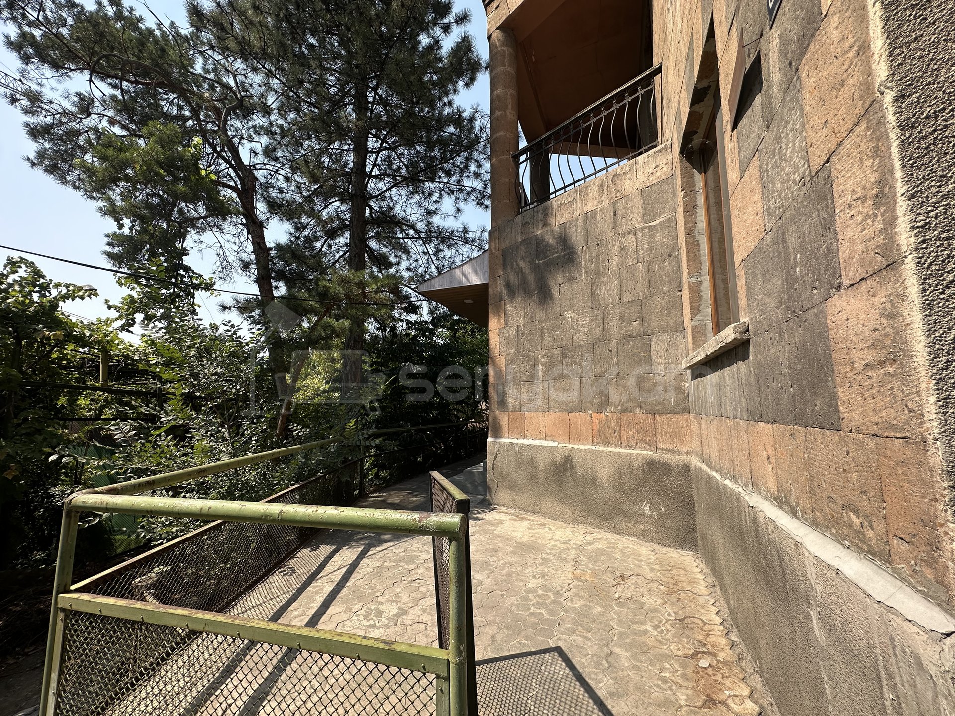 8 Սենյականոց Սեփական Տուն, 316քմ, Կոսմետիկ Վերանորոգված, Ավտոտնակով