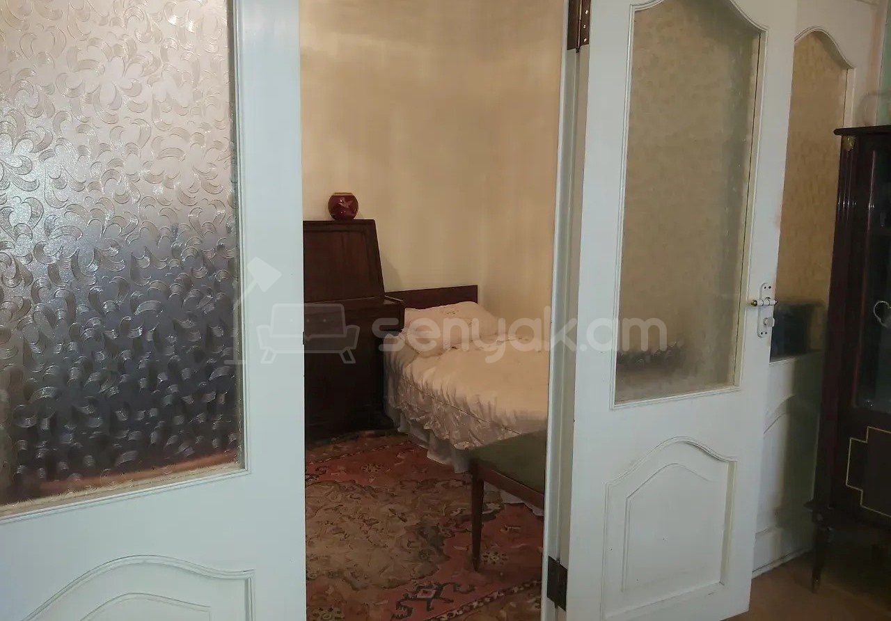 3 Սենյականոց Բնակարան Քարե Շենքում, 73քմ, 2/5 հարկ, Կոսմետիկ Վերանորոգված