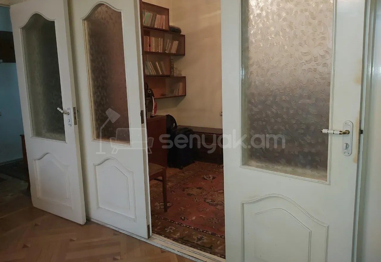 3 Սենյականոց Բնակարան Քարե Շենքում, 73քմ, 2/5 հարկ, Կոսմետիկ Վերանորոգված