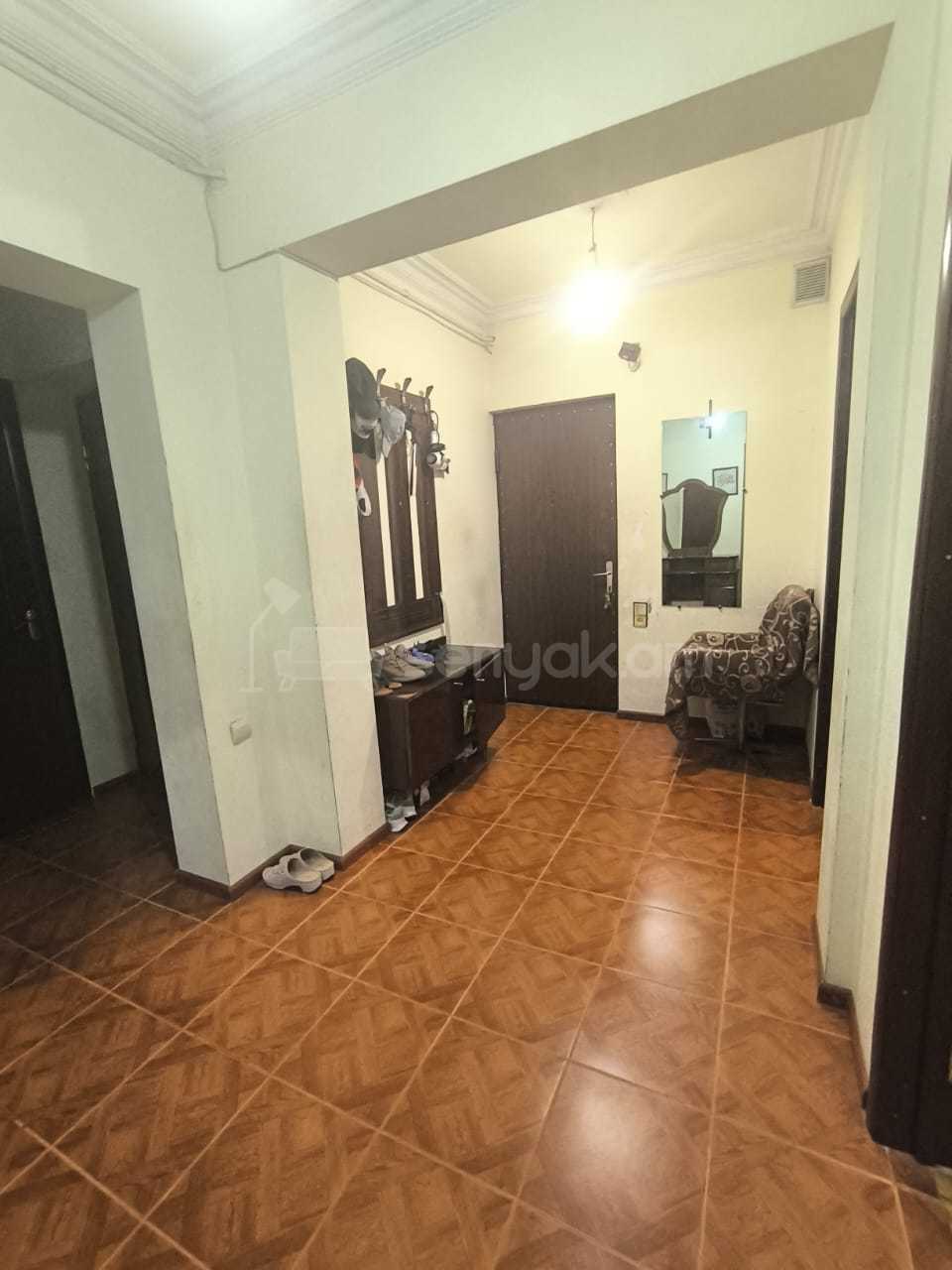 3 Սենյականոց Բնակարան, 78քմ, 9/9 հարկ, Նորմալ Վիճակում