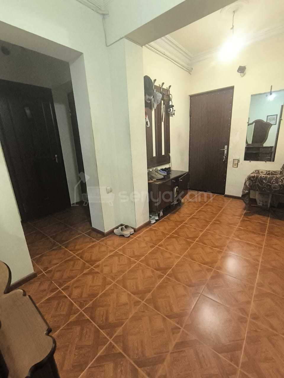 3 Սենյականոց Բնակարան, 78քմ, 9/9 հարկ, Նորմալ Վիճակում