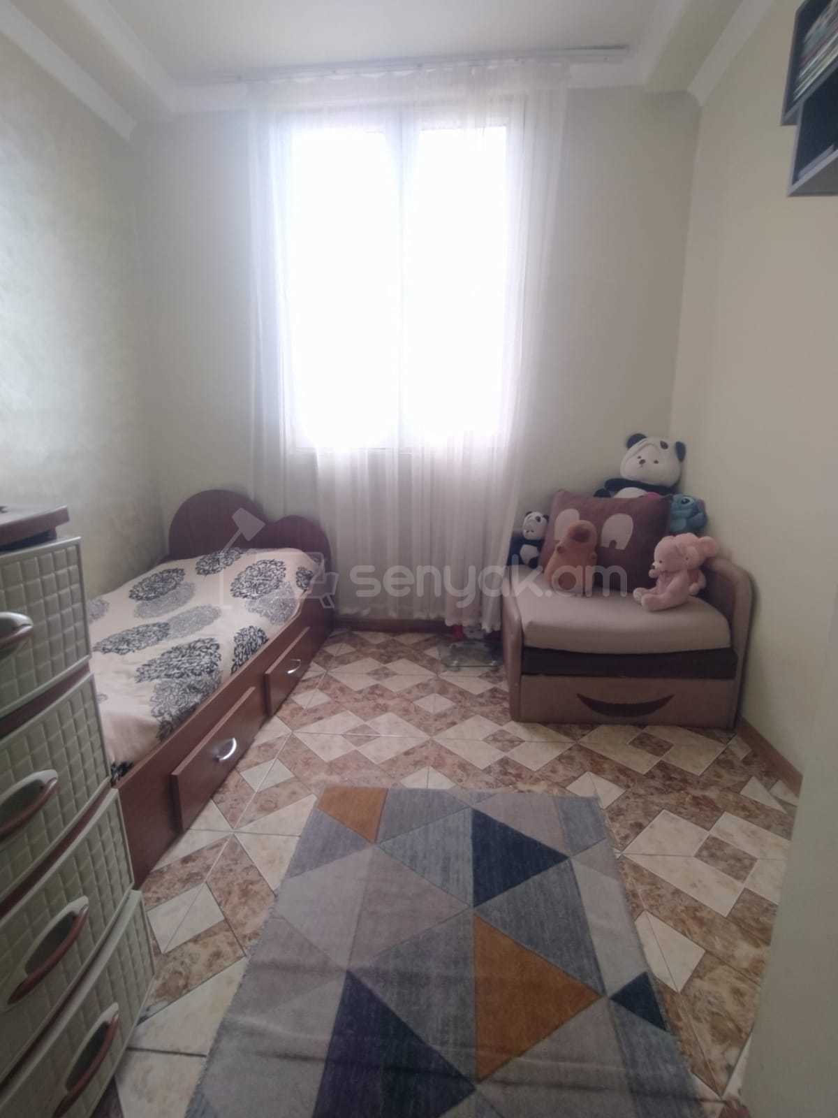 2 Սենյականոց Բնակարան Քարե Շենքում, 42քմ, 4/4 հարկ, Նորմալ Վիճակում