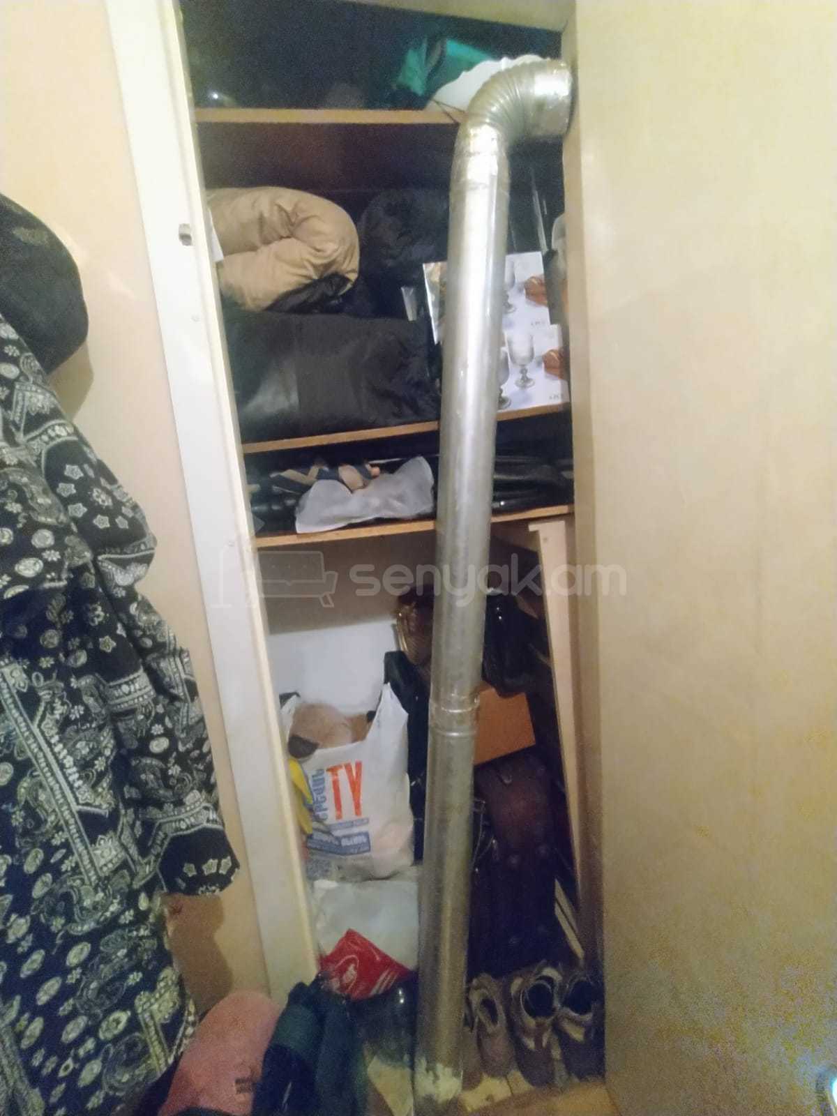 2 Սենյականոց Բնակարան Քարե Շենքում, 42քմ, 4/4 հարկ, Նորմալ Վիճակում