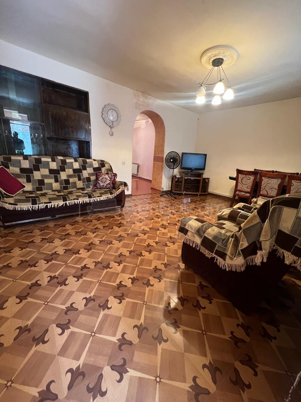 4 Սենյականոց Սեփական Տուն, 120քմ, Նորմալ Վիճակում, Կահավորված