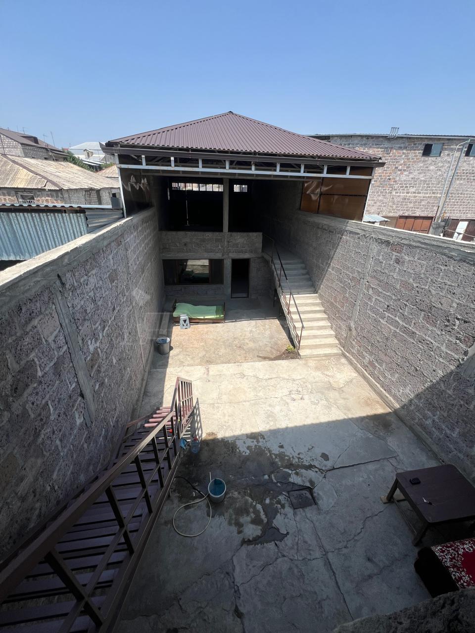 4 Սենյականոց Սեփական Տուն, 120քմ, Նորմալ Վիճակում, Կահավորված