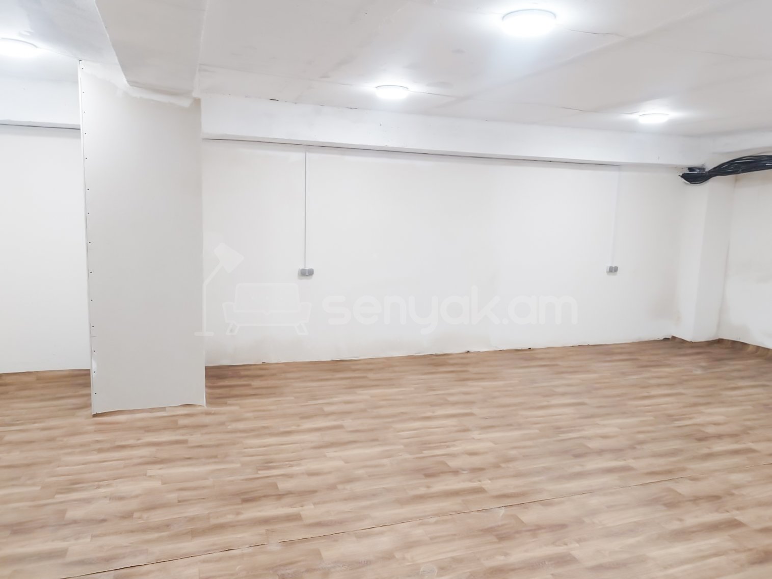 Պահեստային