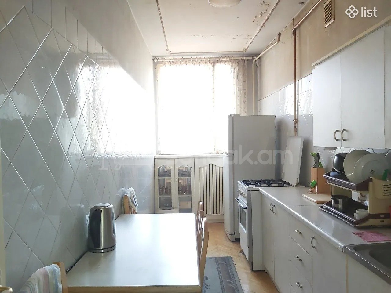 3 Սենյականոց Բնակարան Քարե Շենքում, 73քմ, 2/5 հարկ, Նորմալ Վիճակում