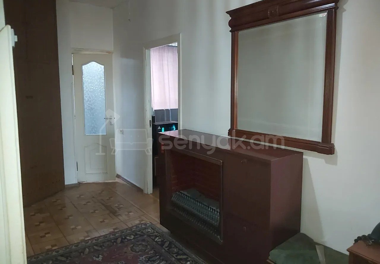 3 Սենյականոց Բնակարան Քարե Շենքում, 73քմ, 2/5 հարկ, Նորմալ Վիճակում