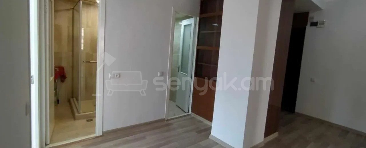 3 Սենյականոց Բնակարան, 78քմ, 8/14 հարկ, Նորմալ Վիճակում