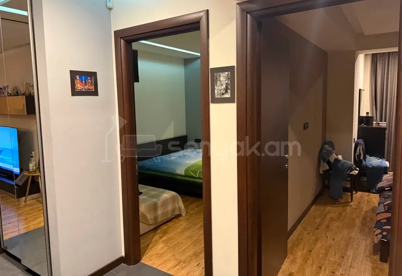 3 Սենյականոց Բնակարան Քարե Շենքում, 78քմ, 5/5 հարկ, Կապիտալ Վերանորոգված