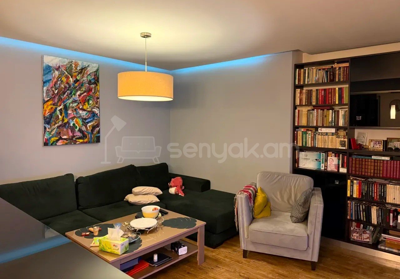 3 Սենյականոց Բնակարան Քարե Շենքում, 78քմ, 5/5 հարկ, Կապիտալ Վերանորոգված