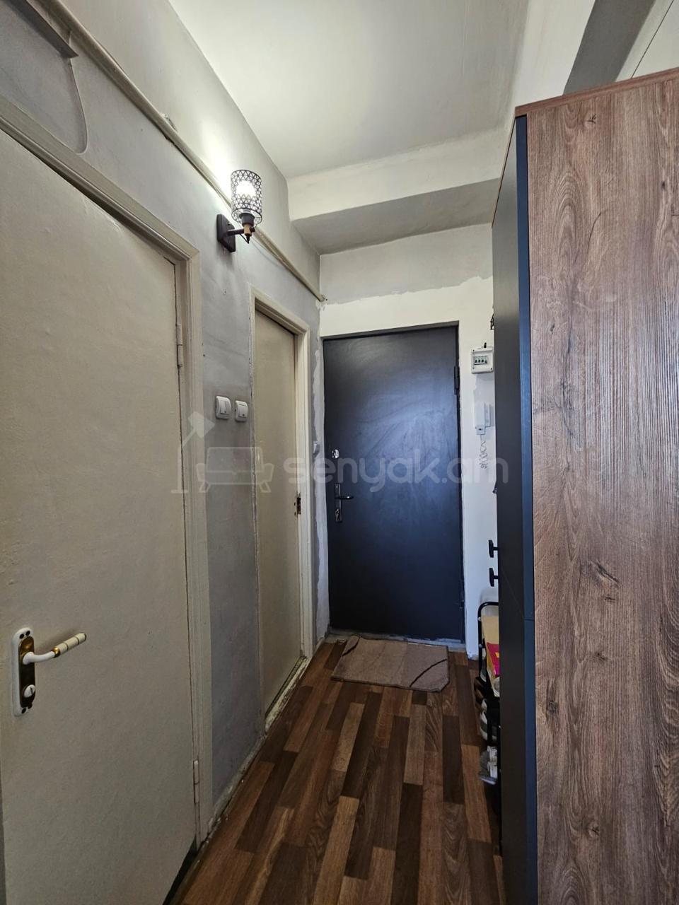 1 Սենյականոց Բնակարան, 42քմ, 6/9 հարկ, Նորմալ Վիճակում