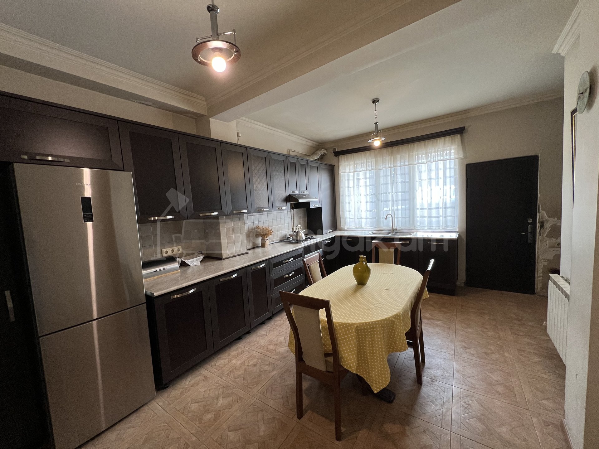 4 Սենյականոց Սեփական Տուն, 140քմ, Նորմալ Վիճակում, Ավտոտնակով