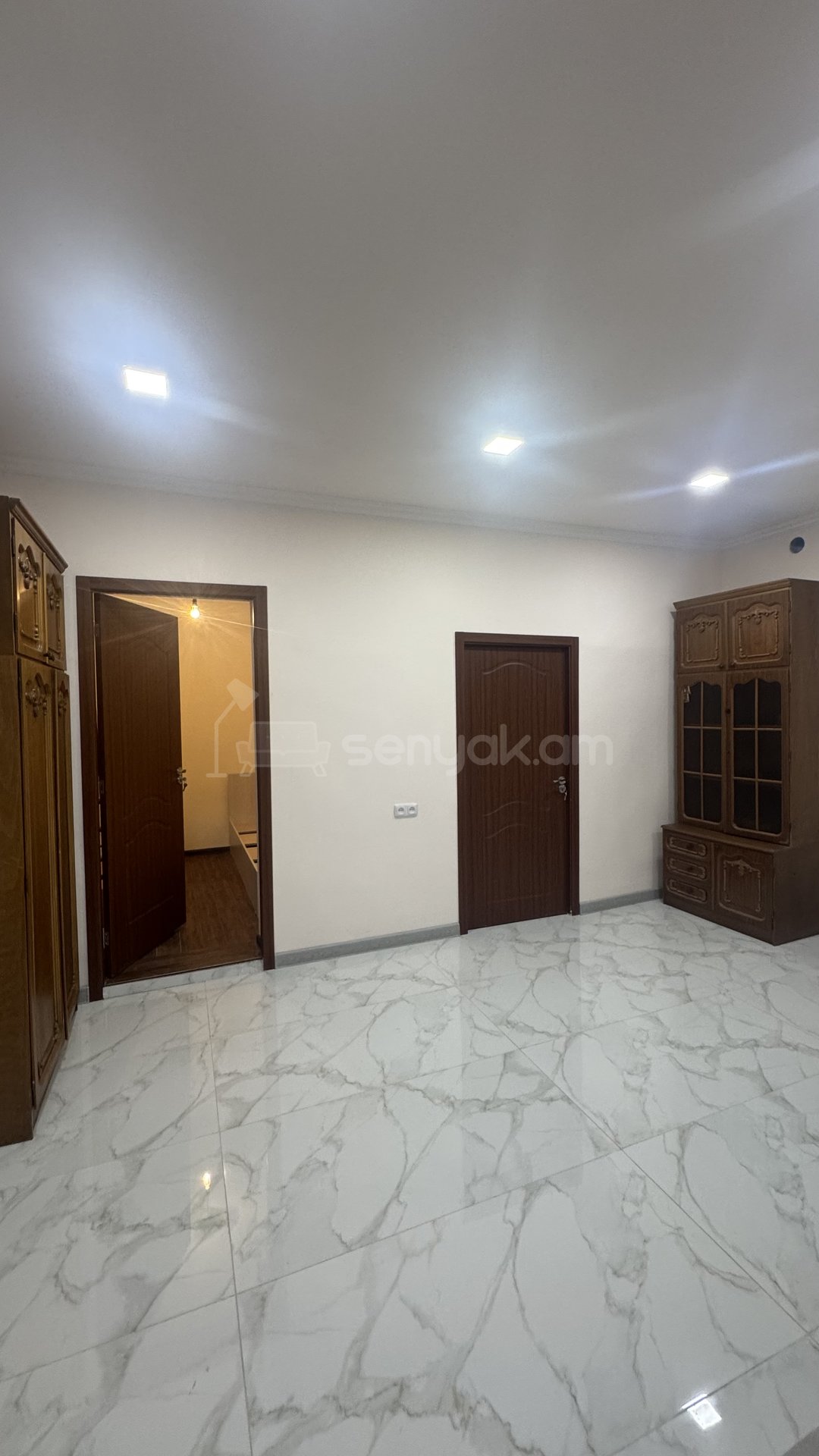 2 Սենյականոց Բնակարան Նորակառույց Քարե Շենքում, 50քմ, 1/1 հարկ, Նորմալ Վիճակում, Կահավորված, Արևկող